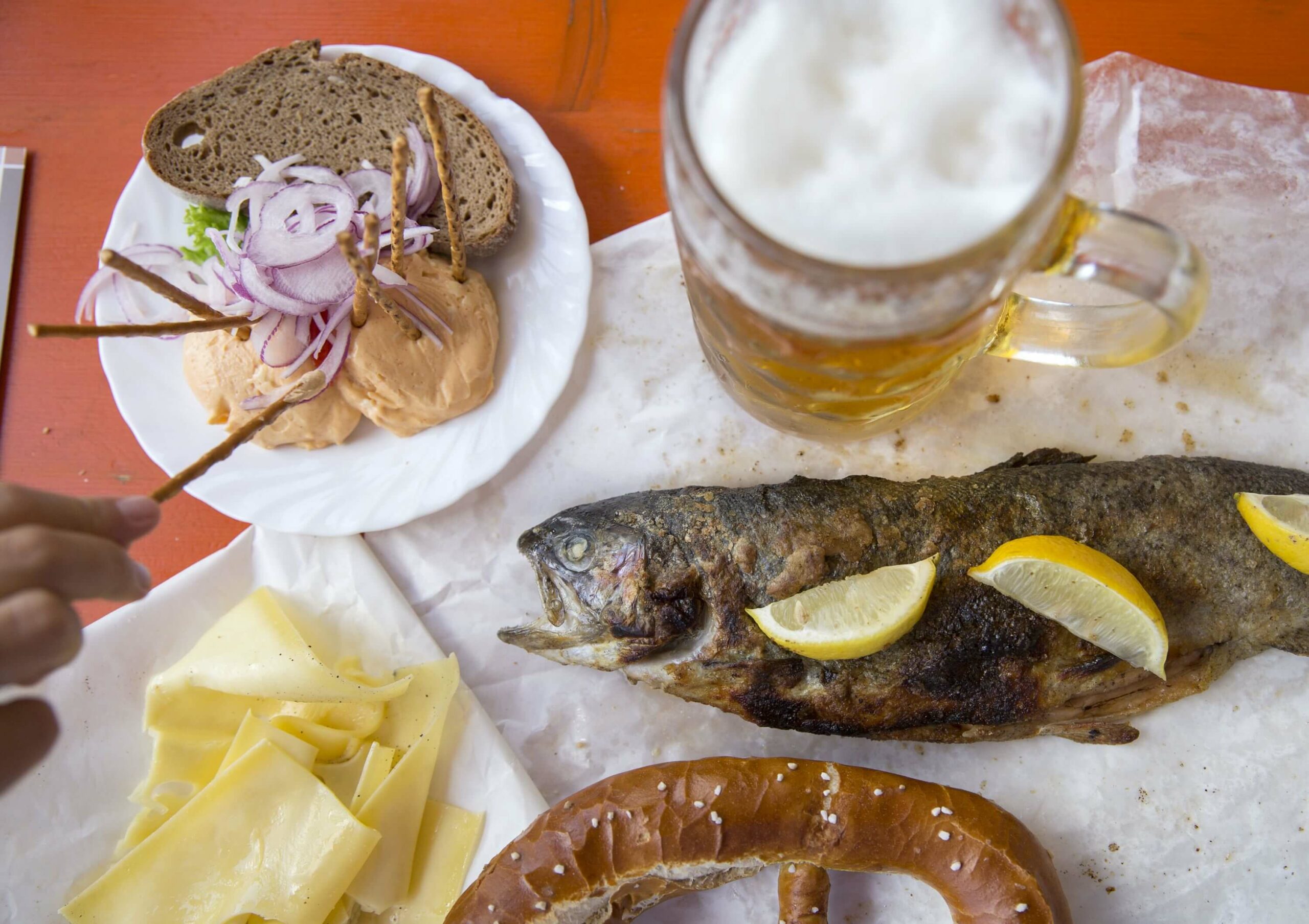 Brotzeit mit Steckerlfisch